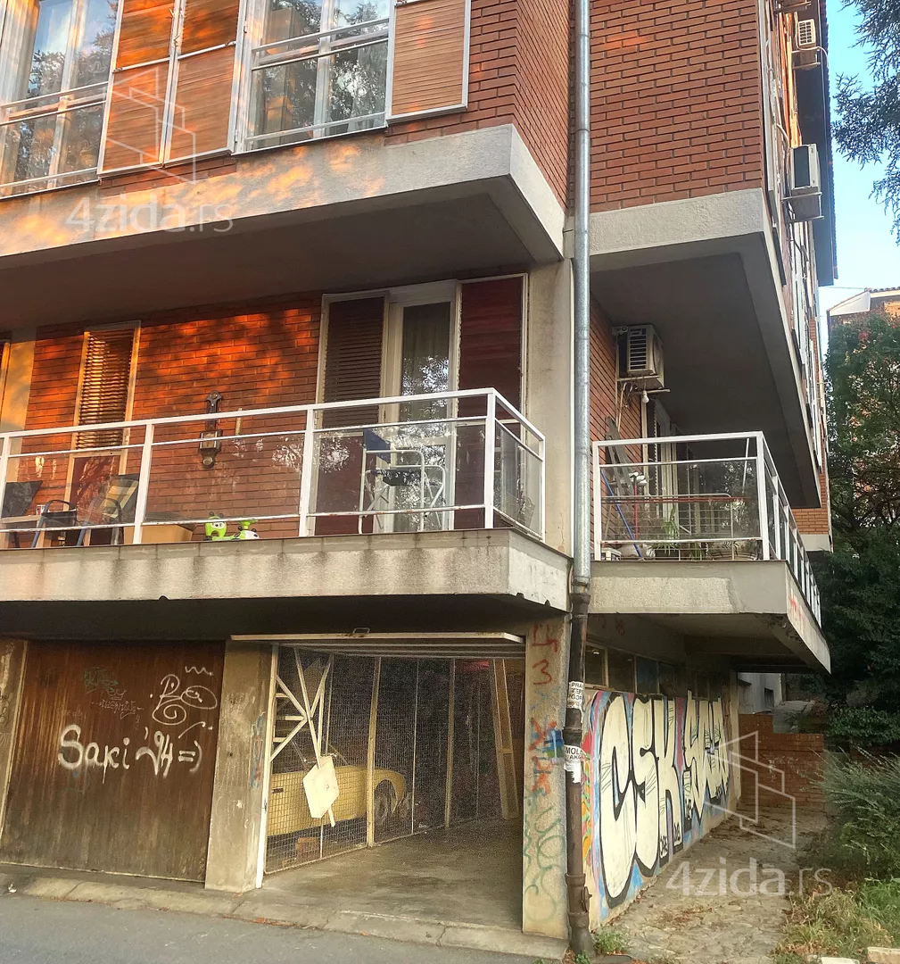 Garaža | 4zida