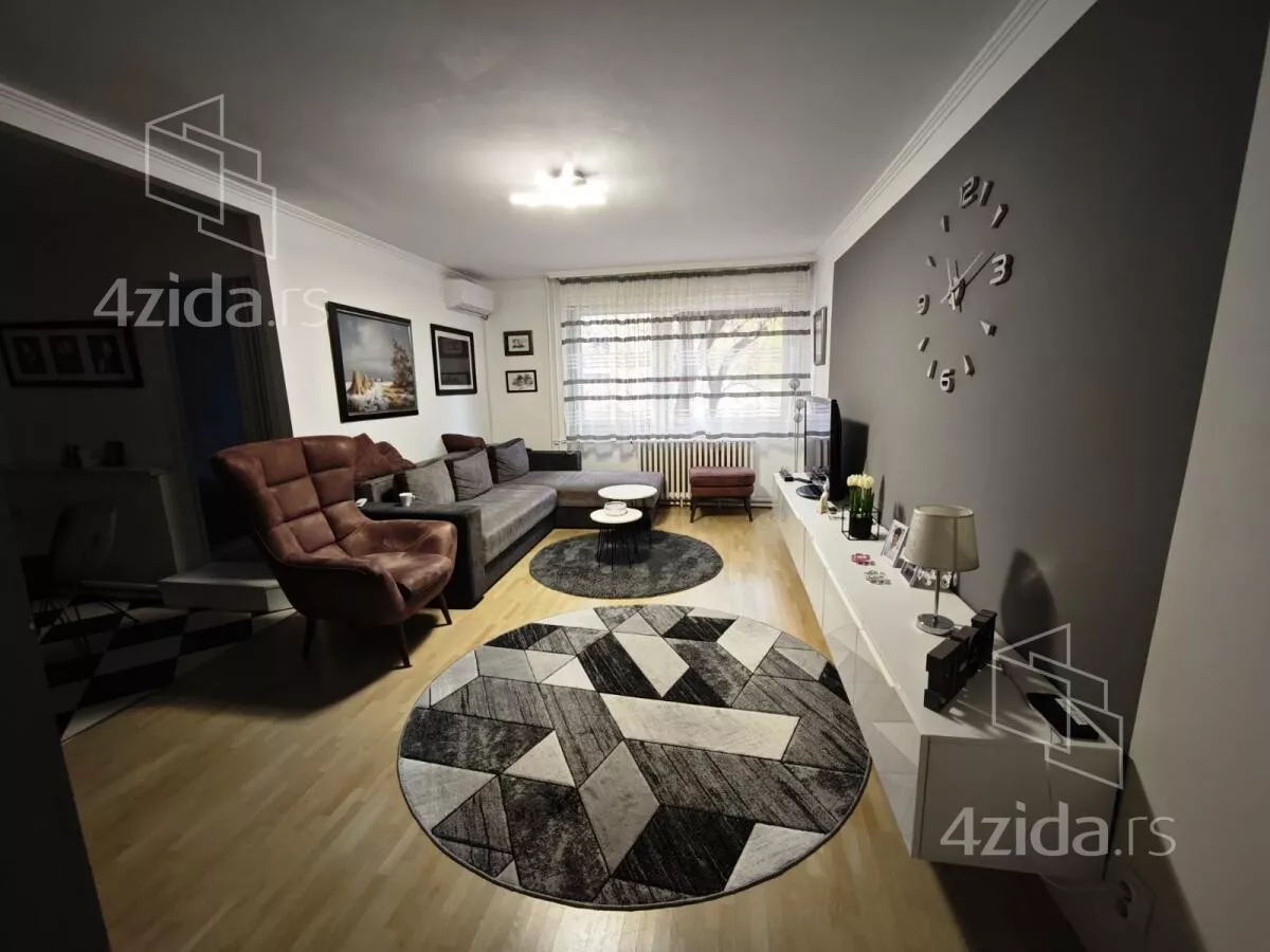 Troiposoban stan | 4zida