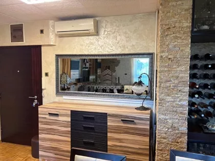 Jovana Stojsavljevića | 4zida.rs