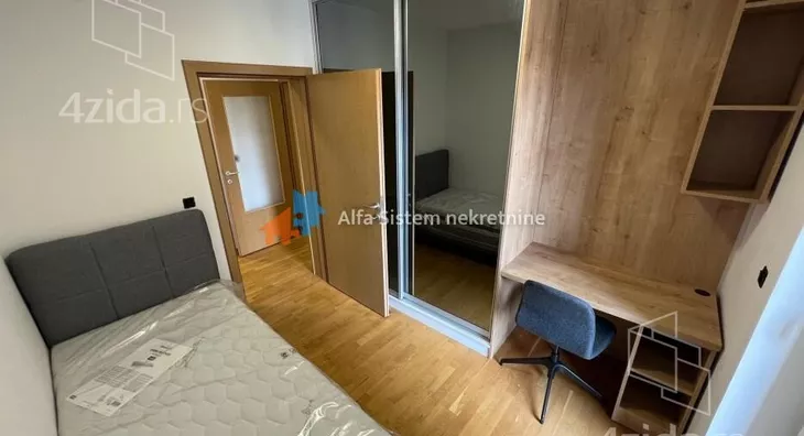 Četvoroiposoban stan | 4zida