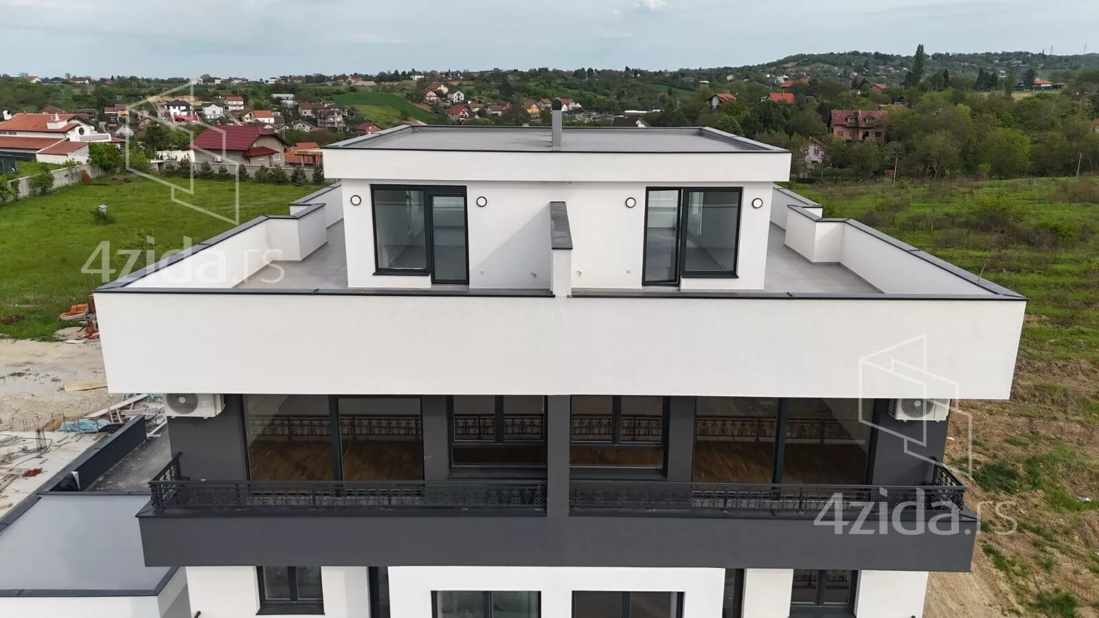 Četvorosoban stan | 4zida