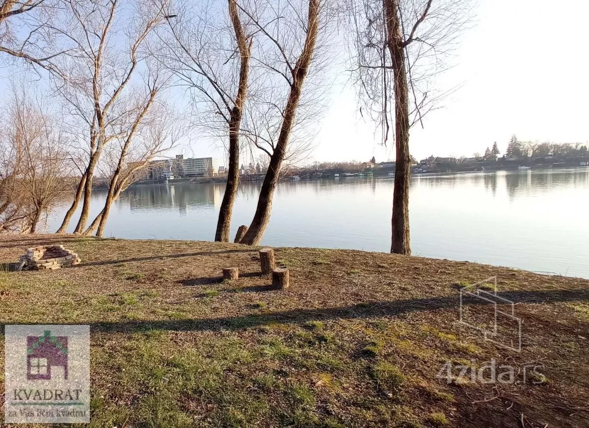Plac | 4zida