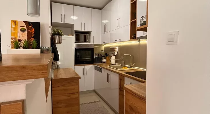 Petosoban stan | 4zida