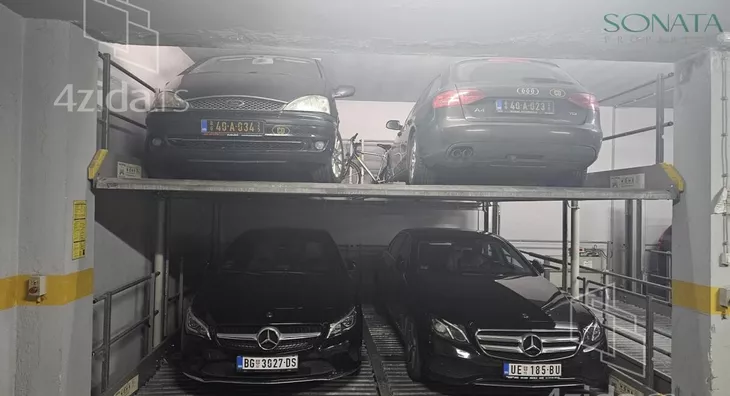 Šestosoban stan | 4zida