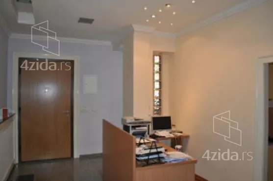 Četvoroiposoban stan | 4zida