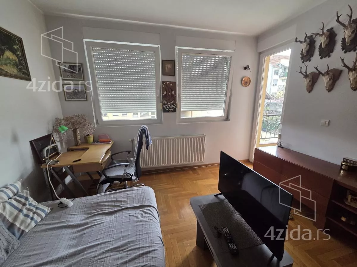 Petosoban stan | 4zida