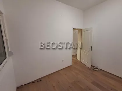 Angela Sureva | 4zida.rs