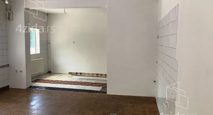 Lokal | 4zida