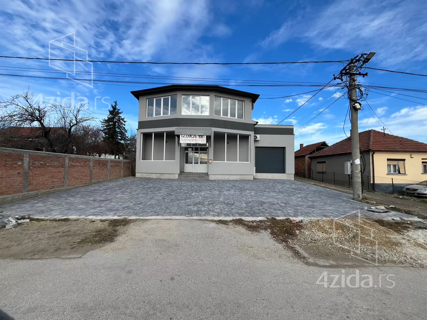 Poslovna zgrada | 4zida