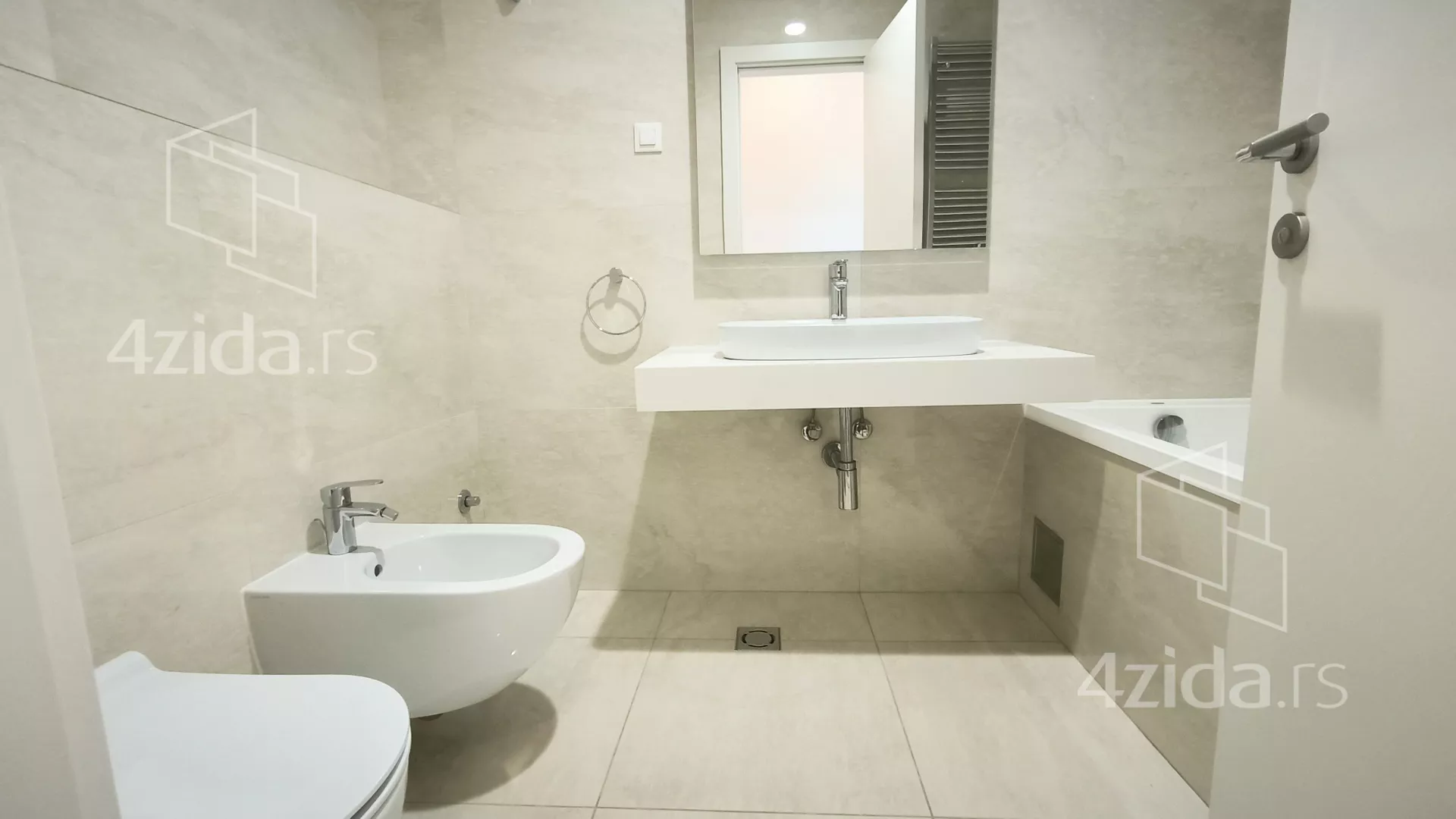 Četvorosoban stan | 4zida