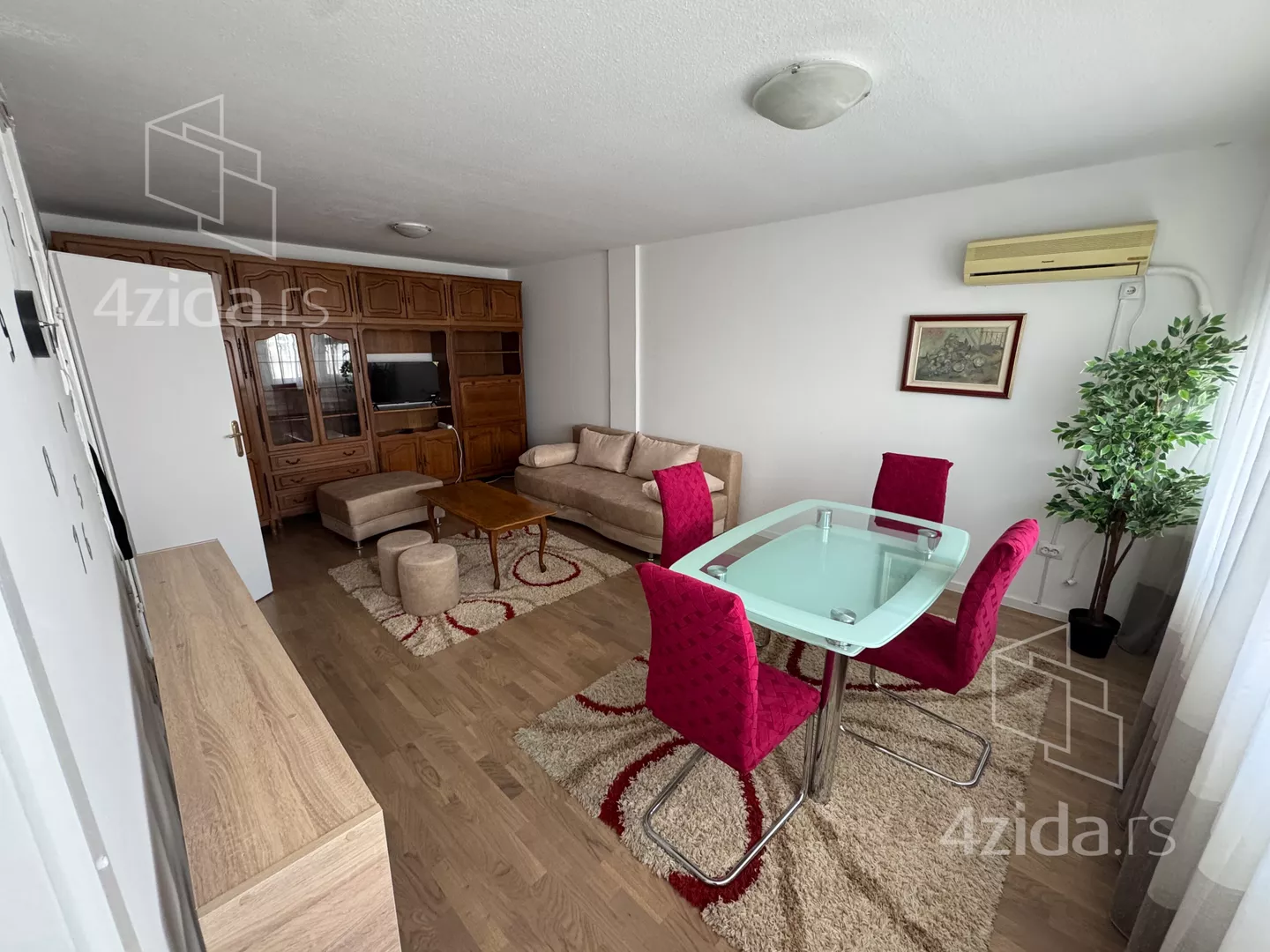 Jednoiposoban stan | 4zida