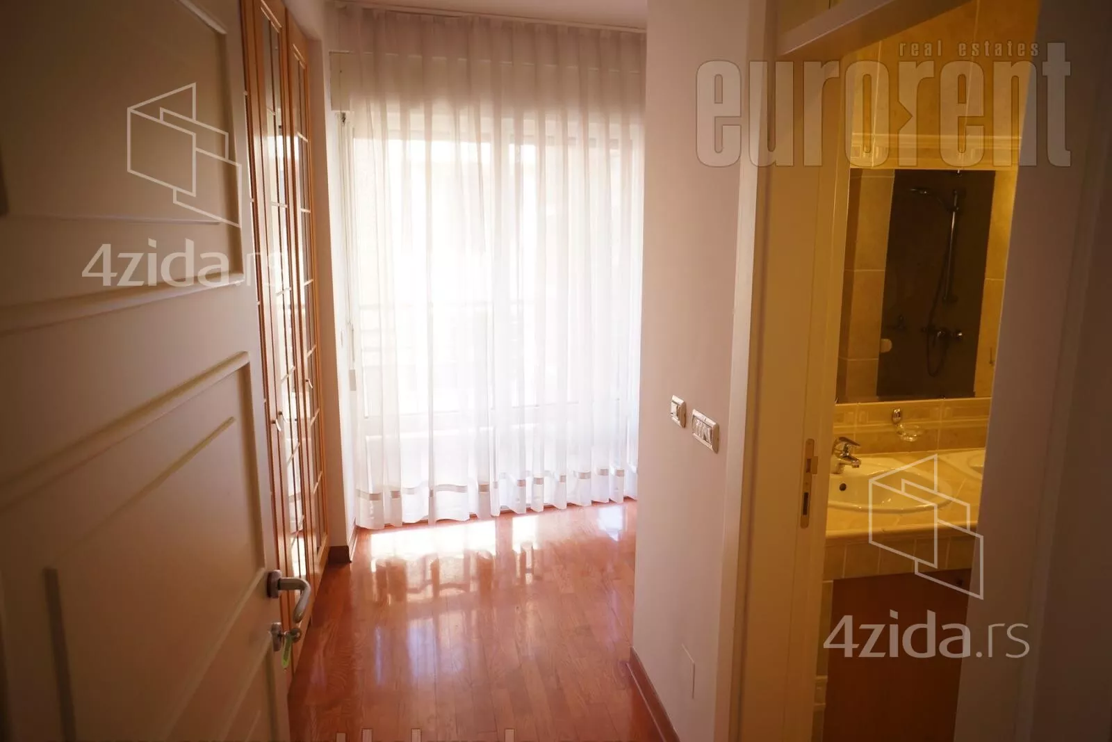 Petosoban stan | 4zida