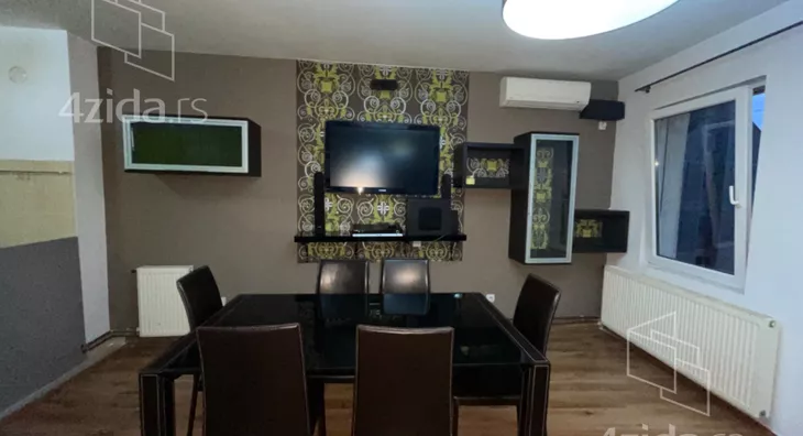 Četvoroiposoban stan | 4zida