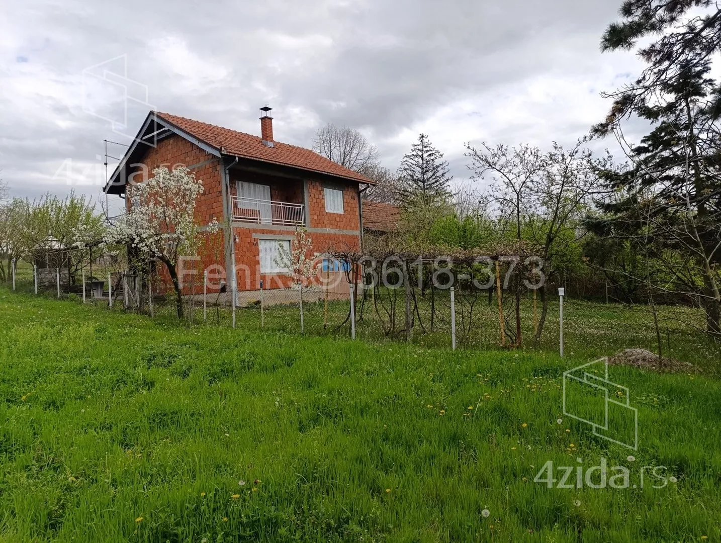 Plac | 4zida