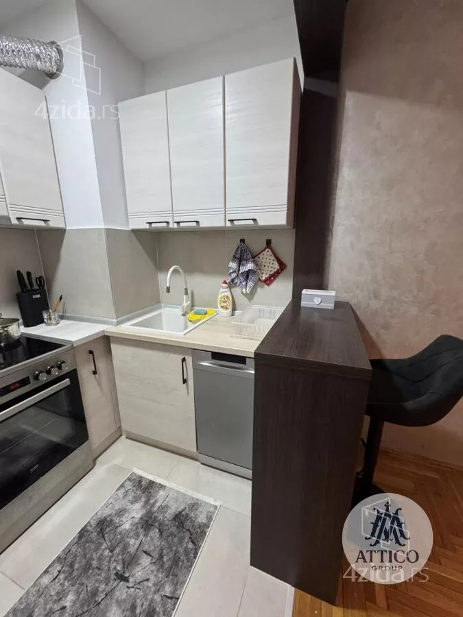 Troiposoban stan | 4zida