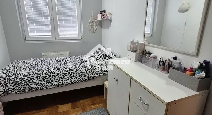 Šestosoban stan | 4zida