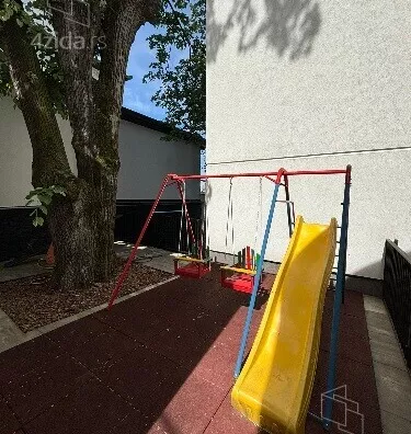 Četvoroiposoban stan | 4zida