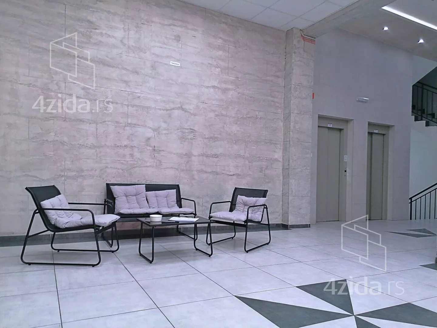 Troiposoban stan | 4zida