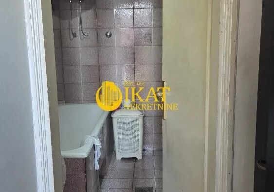 Šestosoban stan | 4zida