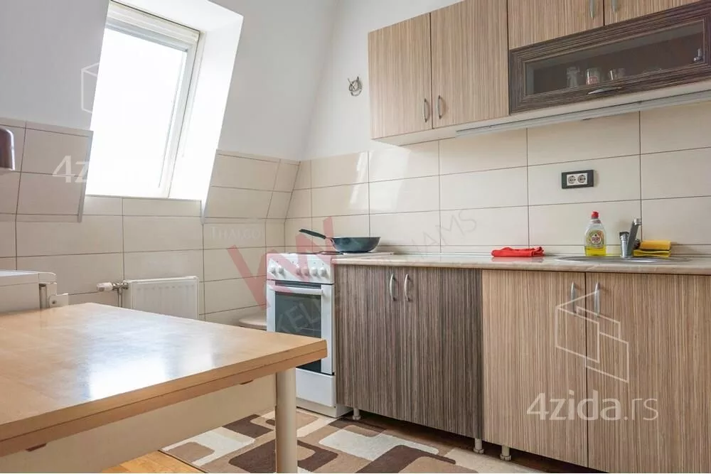 Petosoban stan | 4zida