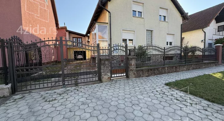 4-etažna kuća | 4zida