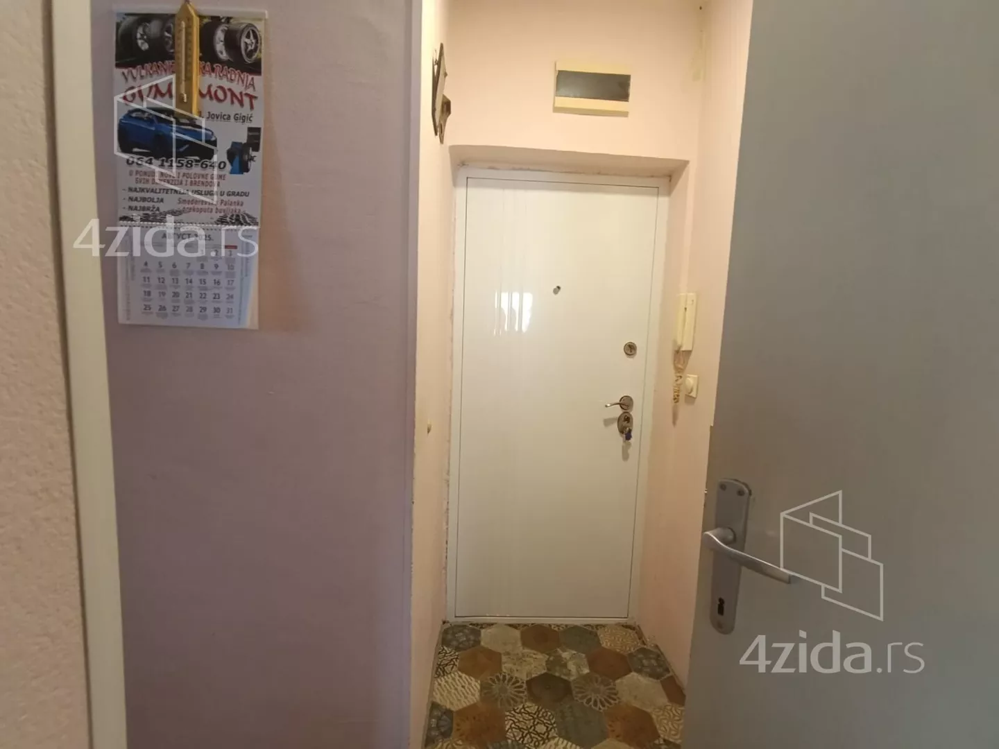 Jednoiposoban stan | 4zida