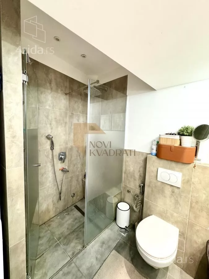 Petosoban stan | 4zida