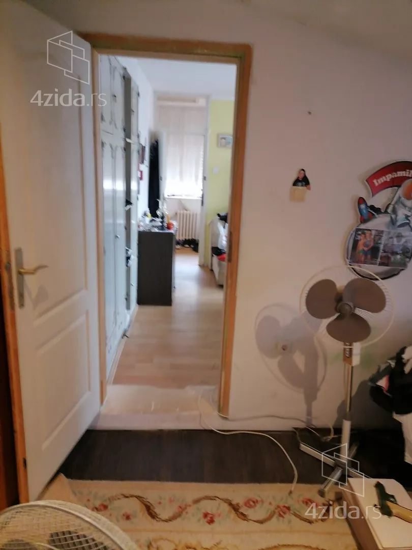 Petosoban stan | 4zida