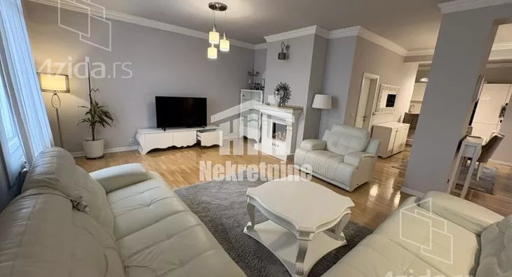 Šestoiposoban stan | 4zida