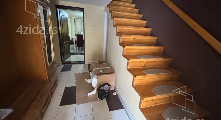 3-etažna kuća | 4zida