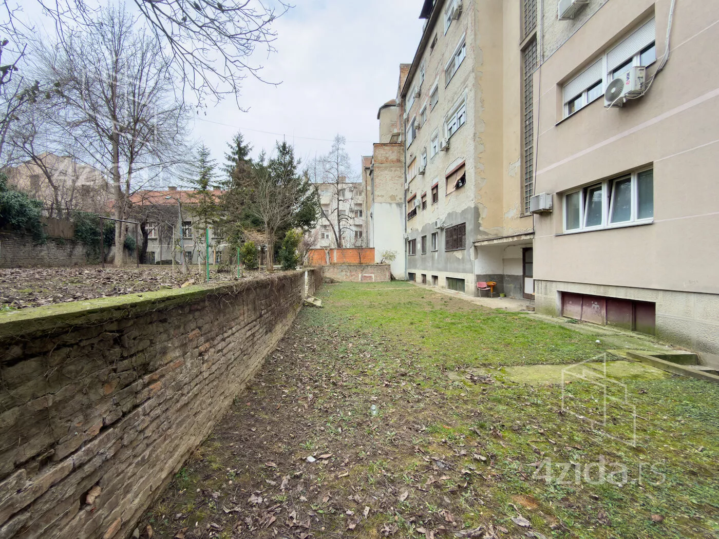 Četvoroiposoban stan | 4zida