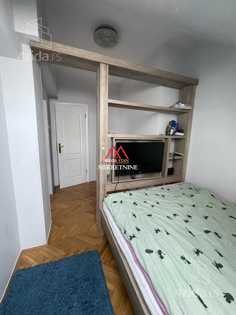 Četvoroiposoban stan | 4zida
