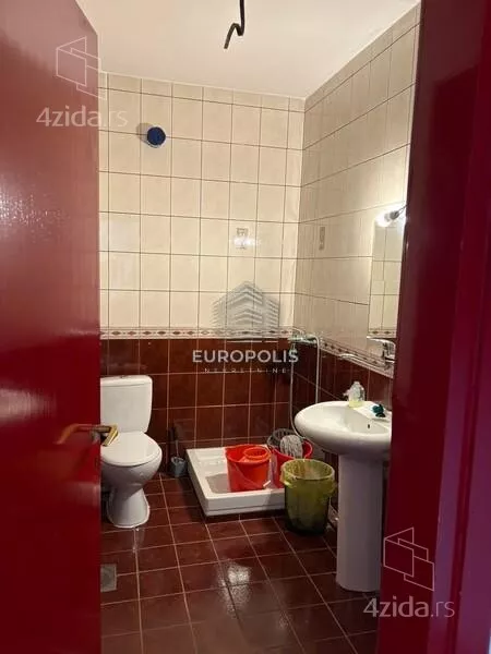 Šestosoban stan | 4zida