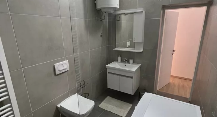 Četvoroiposoban stan | 4zida