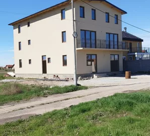 Bečmen, Surčin opština, Beograd, troeatažna | 4zida.rs