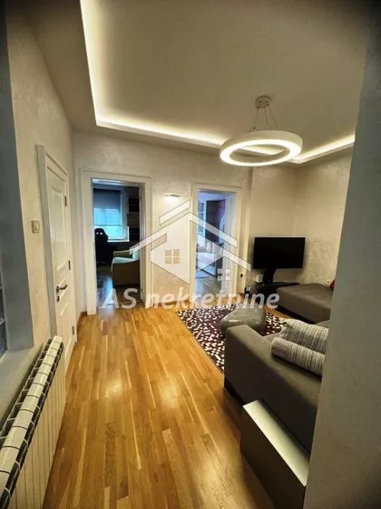 Vukov Spomenik | 4zida.rs