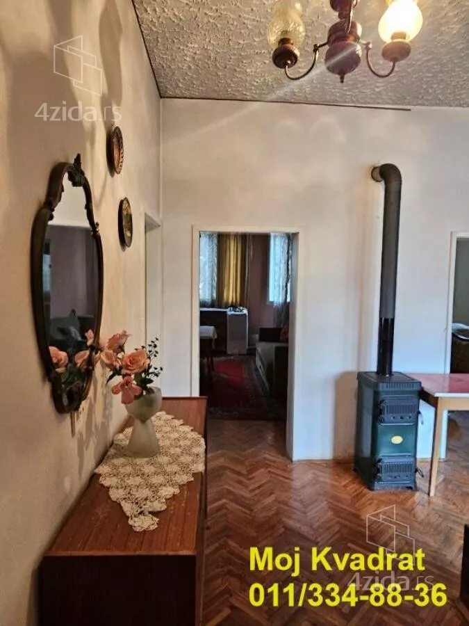 Četvoroiposoban stan | 4zida