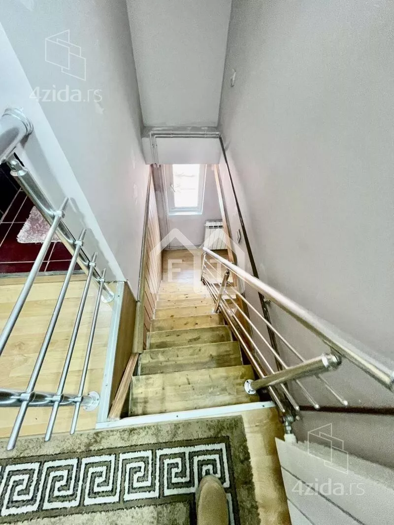 Četvoroiposoban stan | 4zida