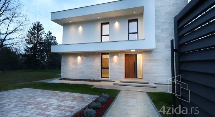 Kuća | 4zida