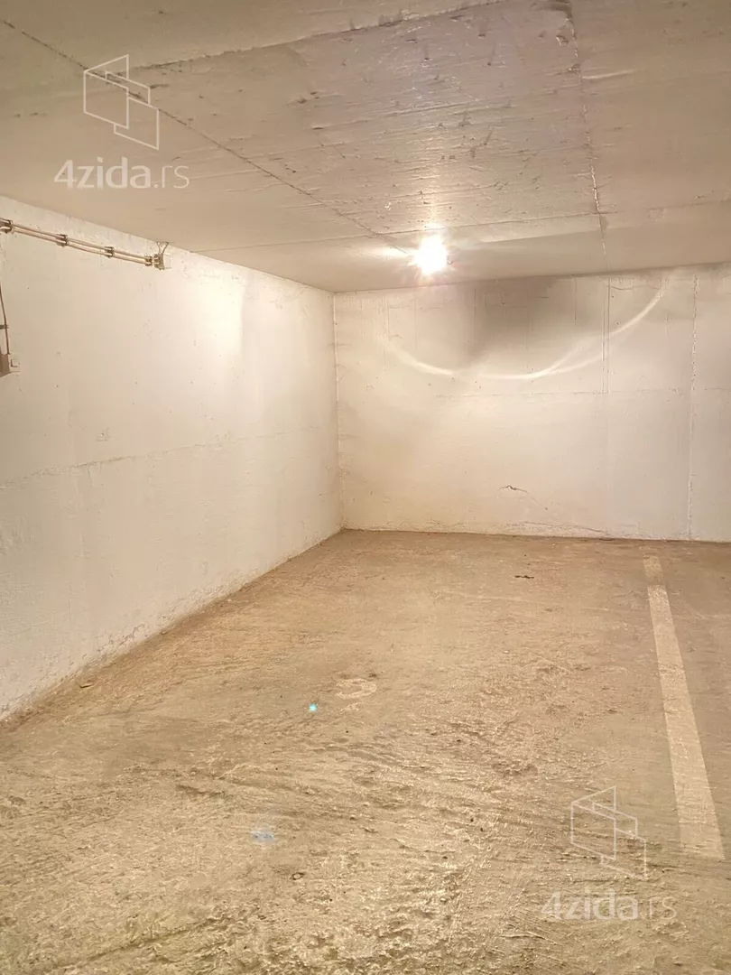 Garaža | 4zida