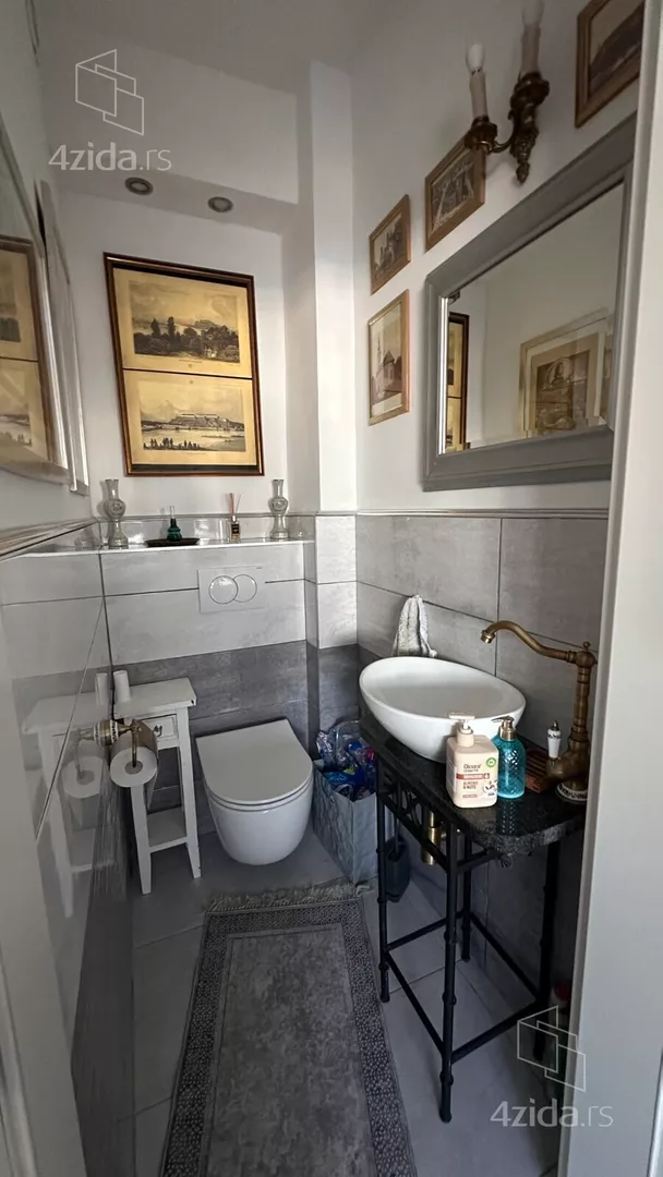 Četvoroiposoban stan | 4zida