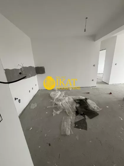 Cara Dušana | 4zida.rs