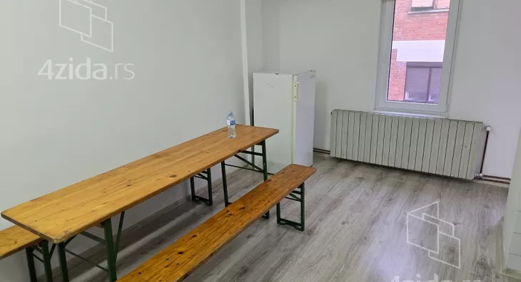 Šestosoban stan | 4zida