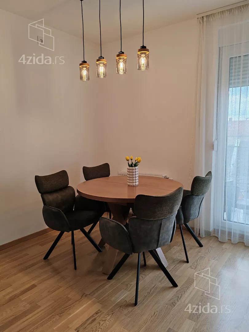 Petosoban stan | 4zida