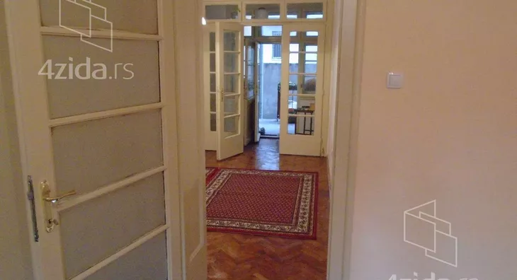 Četvoroiposoban stan | 4zida