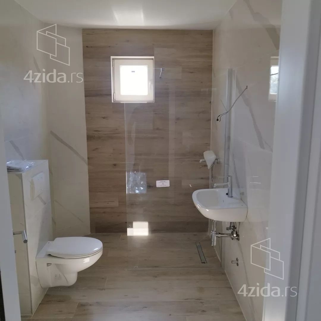 Petoiposoban stan | 4zida