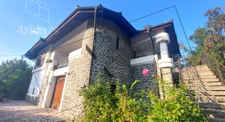 3-etažna kuća | 4zida