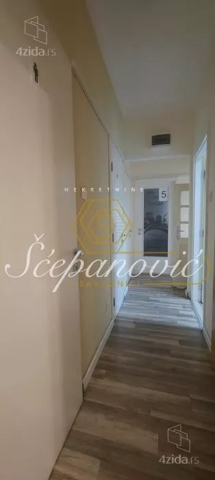 Sedmosoban stan | 4zida