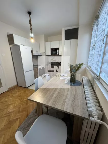 Autokomanda | 4zida.rs