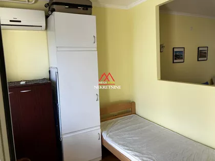 Pavla Papa | 4zida.rs